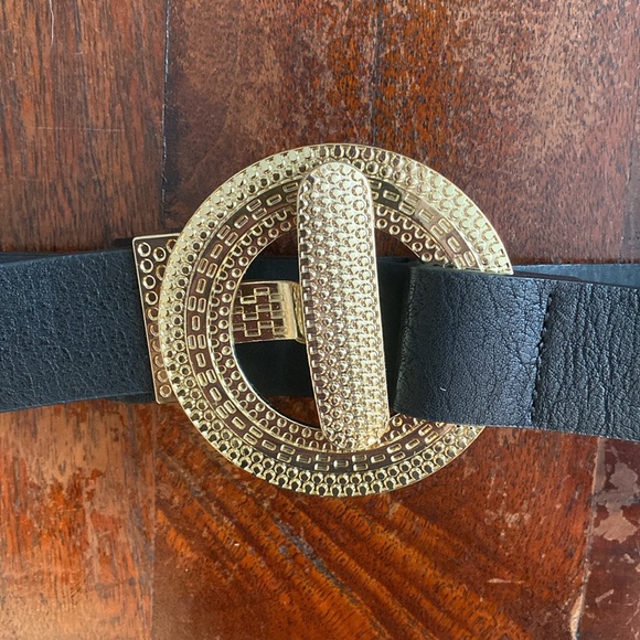 Susan Graver Gold Textured Toggle Belt - Picture 8 of 8